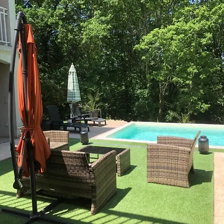 Prázdninový dům Petit Au Milieu De La Verdure